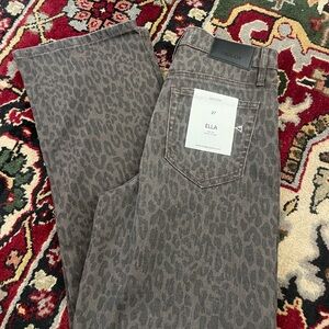 Hidden Jeans Ella Men’s Relaxed Leopard-Print Jeans in Gray